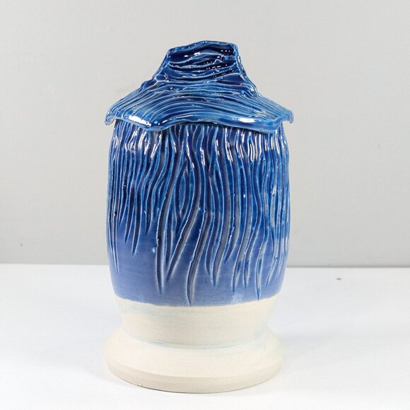 Handmade carved pottery storage jar in blue and white - Picture 1 of 12